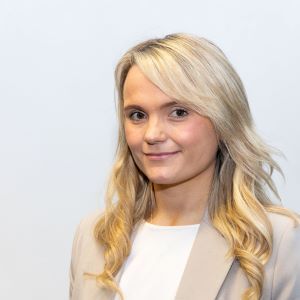 Rebecca Sawyer 800x800-1